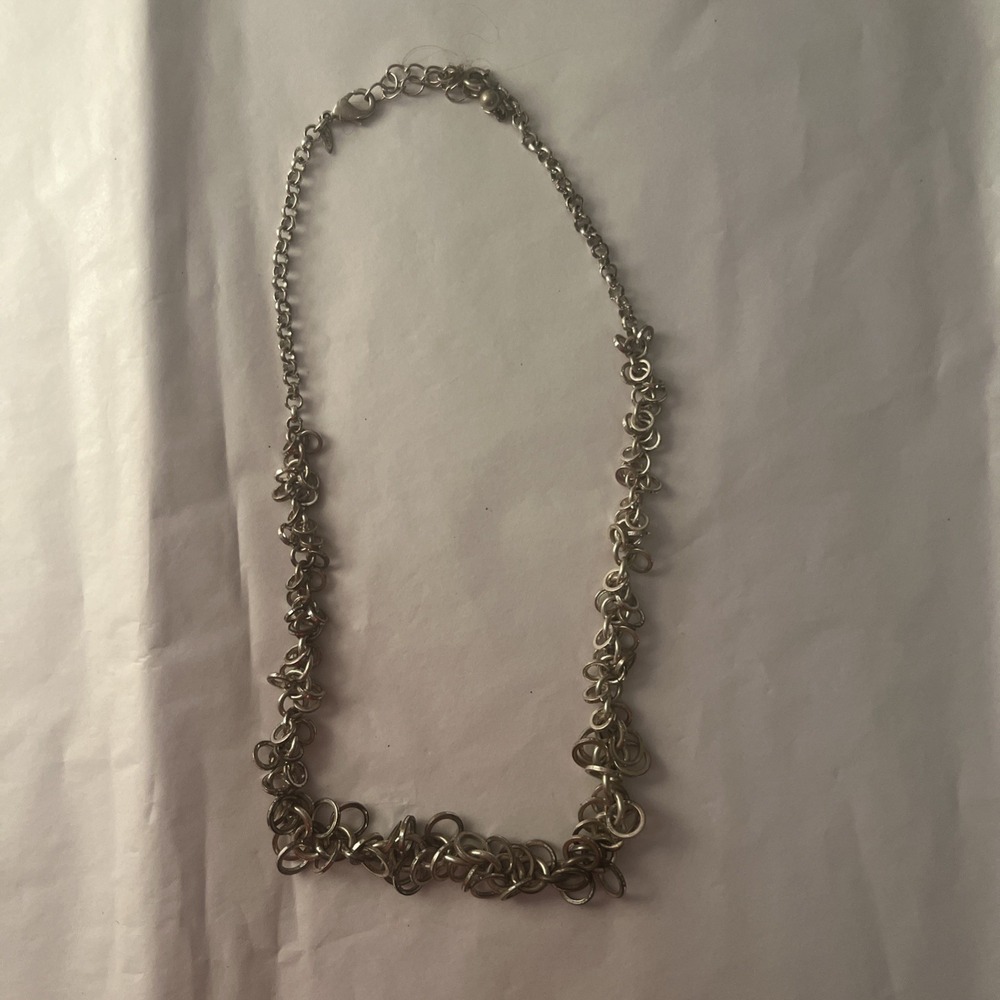 Avon Necklace Many‎ Ring Chain Silver Tone C39-5